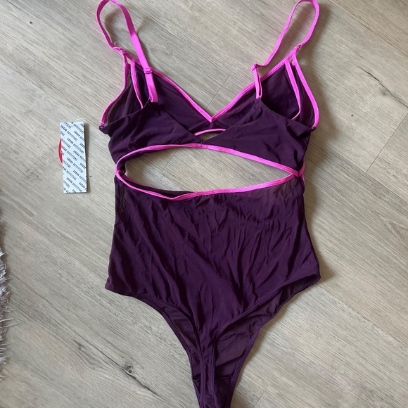 Mesh Cutout Bodysuit - Picture 3 of 4